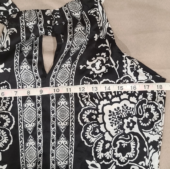 WHITE HOUSE BLACK MARKET - Silk Tunic - Picture 8 of 9